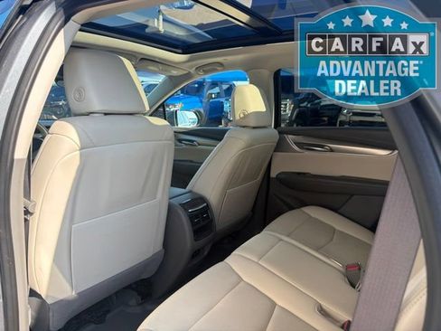 Used 2022 Cadillac XT5 Premium Luxury w/ Technology Package FWD image 9
