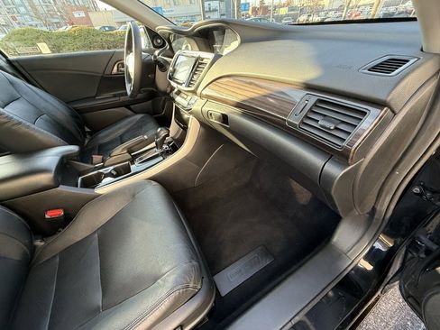 Used 2017 Honda Accord EX-L image 43