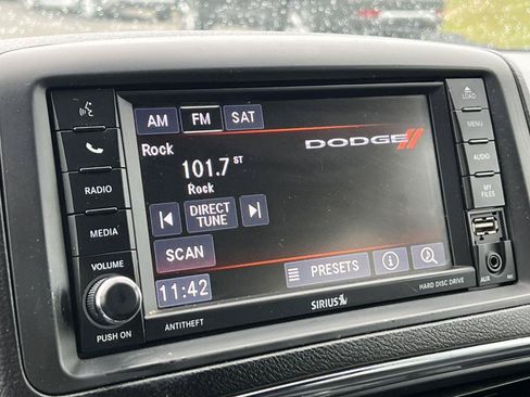 Used 2019 Dodge Grand Caravan SXT FWD image 23