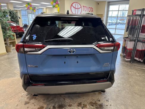 Used 2022 Toyota RAV4 XSE image 7