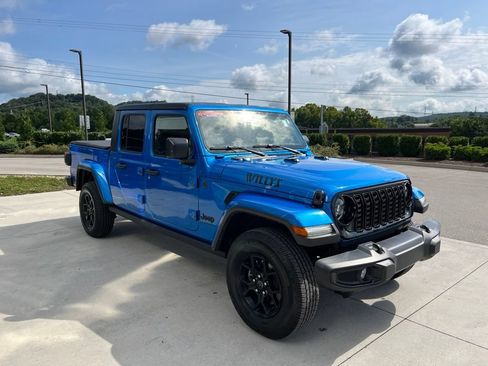 Used 2024 Jeep Gladiator Sport AWD/4WD image 30