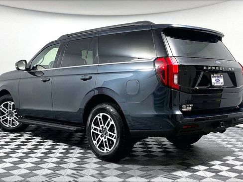 Used 2025 Ford Expedition Active AWD/4WD image 11