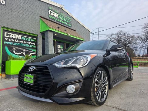 Used 2016 Hyundai Veloster Turbo image 2