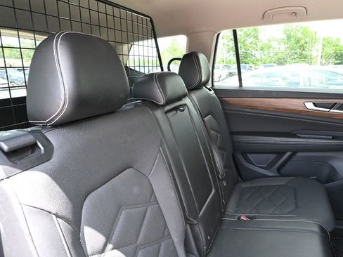 Used 2024 Volkswagen Atlas SE AWD/4WD image 28