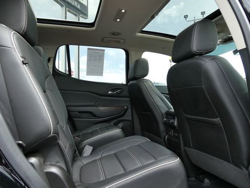 Used 2021 GMC Acadia Denali w/ Denali Technology Package AWD/4WD image 16