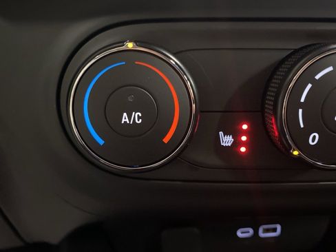 New 2026 Chevrolet Trax LS w/ LS Convenience Package image 26