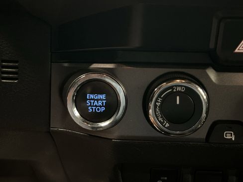 Used 2022 Toyota Tacoma TRD Sport w/ Technology Package AWD/4WD image 27
