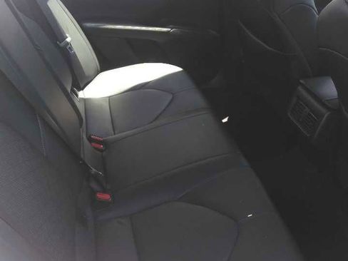 Used 2023 Toyota Camry XSE FWD image 4