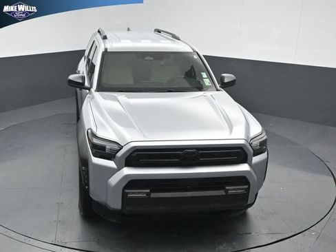 Used 2025 Toyota 4Runner SR5 AWD/4WD image 10