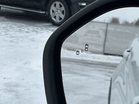 Used 2021 Ford Explorer XLT image 44