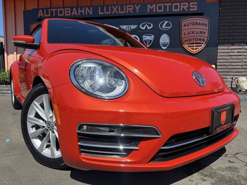 Used 2018 Volkswagen Beetle 2.0T S FWD image 1
