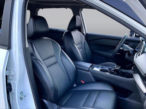 Certified 2024 Nissan Rogue SV w/ SV Premium Package FWD image 9