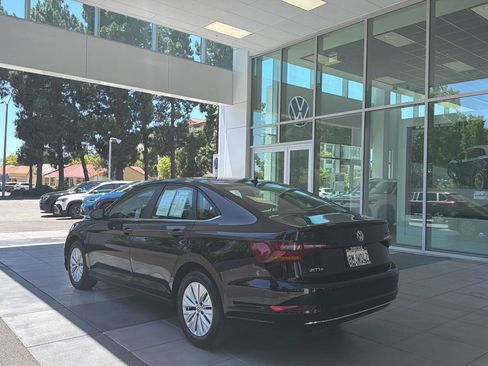 Used 2019 Volkswagen Jetta S w/ Driver Assistance Package FWD image 4