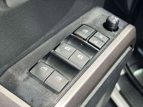 Certified 2023 Toyota Tacoma Limited AWD/4WD image 18