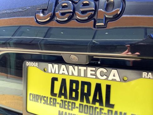 Used 2020 Jeep Cherokee Latitude Plus AWD/4WD image 25