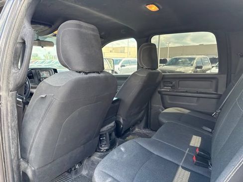 Used 2024 RAM 2500 Tradesman w/ Chrome Appearance Group AWD/4WD image 17