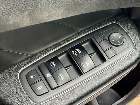 Used 2017 Dodge Charger R/T Scat Pack w/ Technology Group image 17