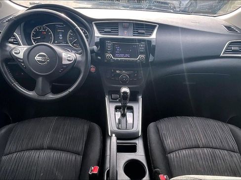 Used 2018 Nissan Sentra SV FWD image 15