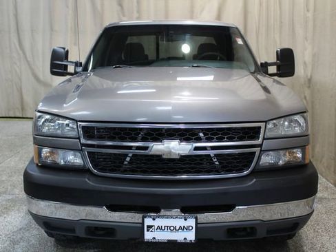 Used 2006 Chevrolet Silverado 2500 W/T w/ Heavy-Duty Power Package image 8