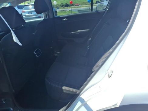 Used 2020 Kia Sportage LX AWD/4WD image 13