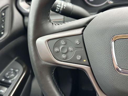 Certified 2022 GMC Acadia AT4 w/ Preferred Package image 26