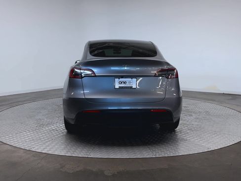 Used 2025 Tesla Model Y Long Range AWD/4WD image 7