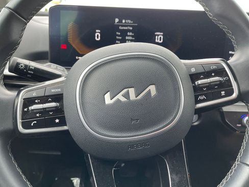 Used 2024 Kia Sorento S image 29