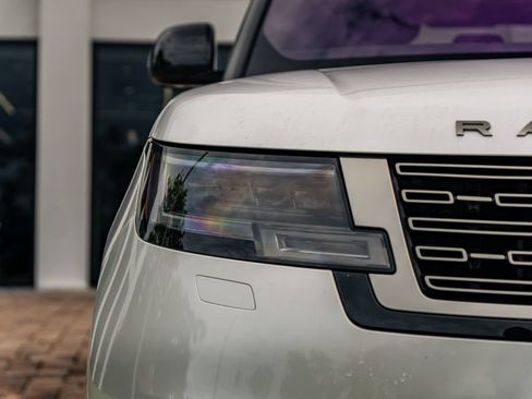 Used 2023 Land Rover Range Rover SE AWD/4WD image 9