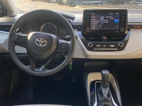 Used 2022 Toyota Corolla LE FWD image 8