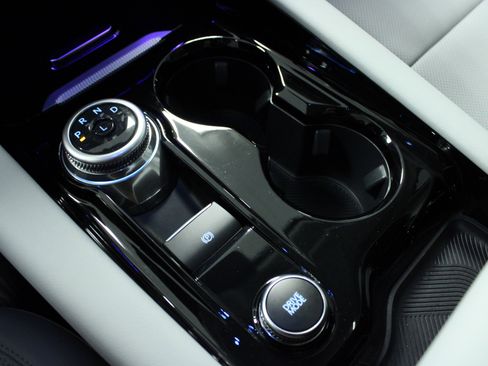 Used 2025 Ford Explorer Platinum w/ Ultimate Package image 24