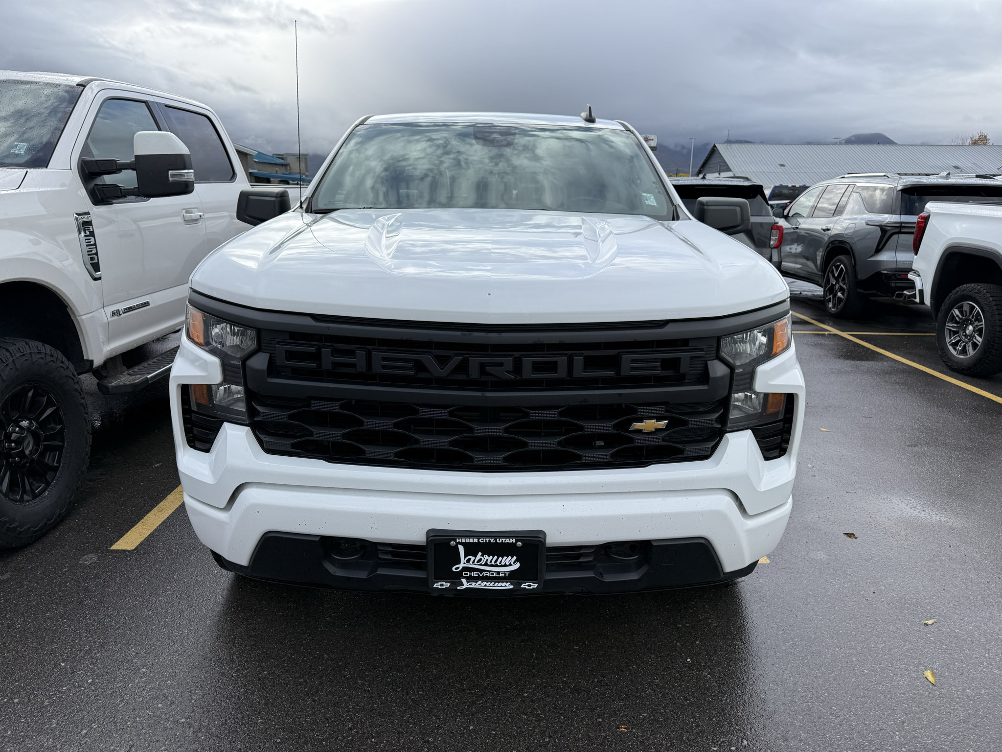 Used 2023 Chevrolet Silverado 1500 Custom AWD/4WD image 2