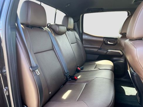 Used 2021 Toyota Tacoma Limited AWD/4WD image 28
