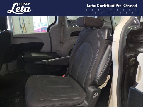 Used 2022 Chrysler Voyager LX FWD image 20