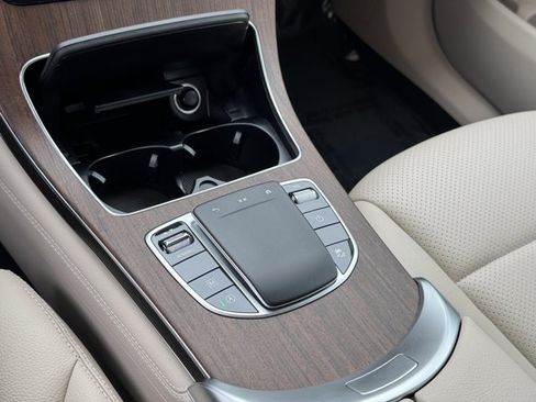 Used 2020 Mercedes-Benz GLC 300 image 20