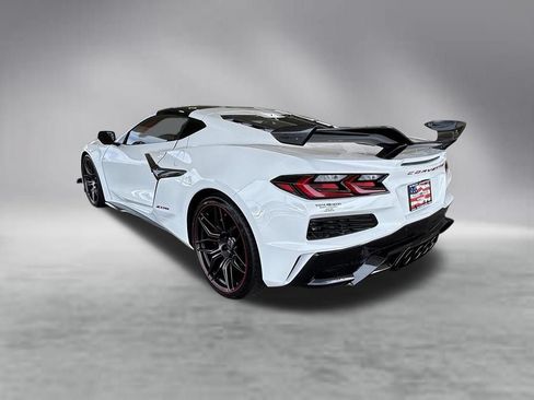 Used 2024 Chevrolet Corvette Z06 w/ Z07 Performance Package RWD image 7