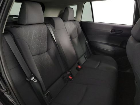 Used 2022 Toyota Corolla Cross LE FWD image 16