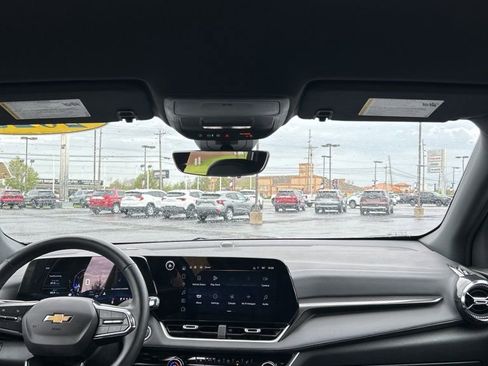 Used 2025 Chevrolet Equinox LT w/ Convenience Package II image 55