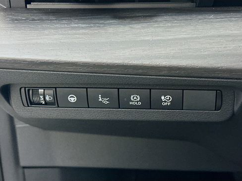 Used 2023 Nissan Ariya FWD image 16