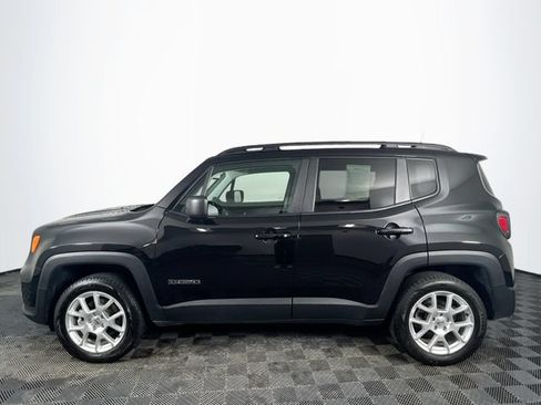 Used 2022 Jeep Renegade Latitude w/ Convenience Group AWD/4WD image 3