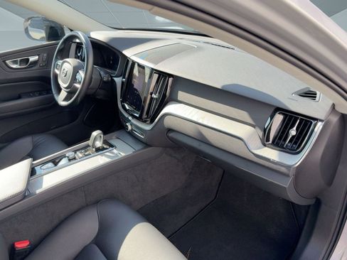 Certified 2025 Volvo XC60 B5 Plus image 31