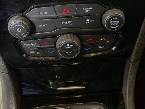 Used 2023 Chrysler 300 S image 23