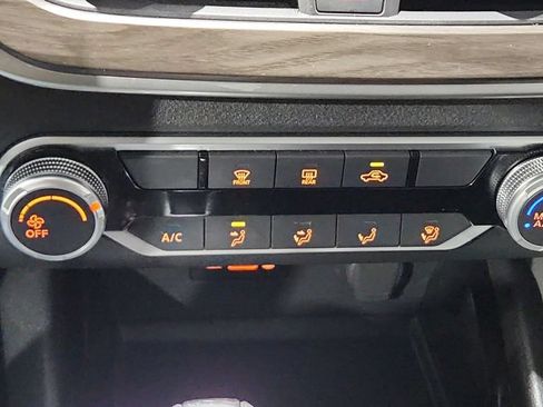 Used 2024 Nissan Altima 2.5 SV FWD image 22