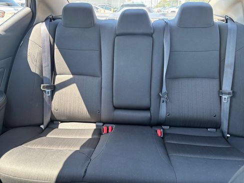 Used 2025 Nissan Altima 2.5 SV FWD image 38
