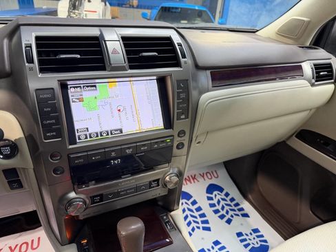 Used 2017 Lexus GX 460 image 29