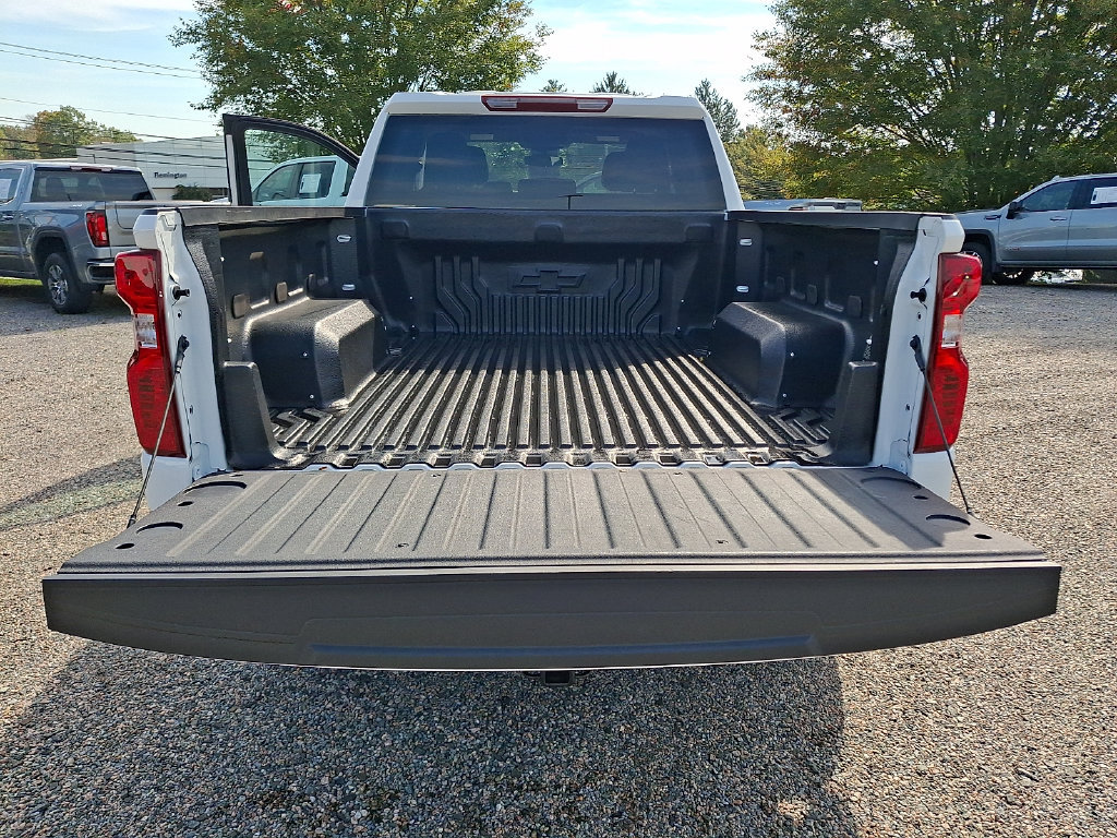 Used 2024 Chevrolet Silverado 1500 Custom w/ Turbomax Blackout Package AWD/4WD image 27