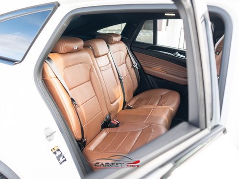 Used 2019 Mercedes-Benz GLE 43 AMG 4MATIC w/ Premium 3 Package image 18