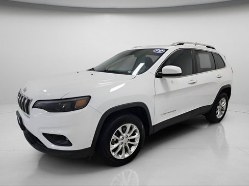 Used 2019 Jeep Cherokee Latitude w/ Cold Weather Group image 8