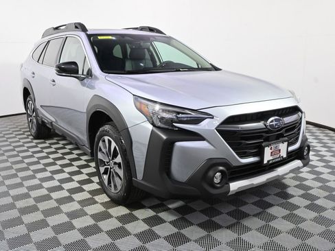 Used 2025 Subaru Outback Limited image 9