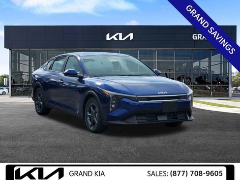 New 2026 Kia K4 FWD image 2