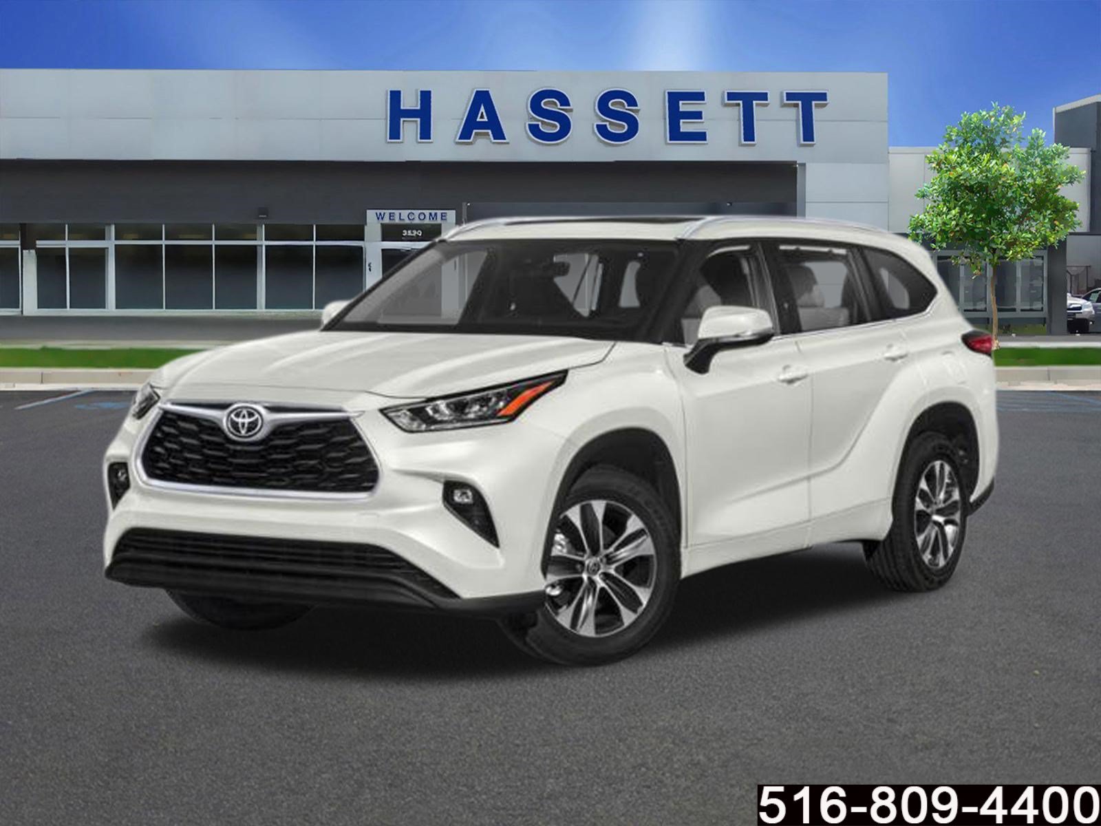 Used 2021 Toyota Highlander XLE AWD/4WD image 1